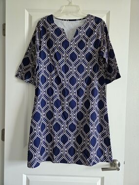 Navy Geometric Shift Dress - Classic Women's Dress Size M